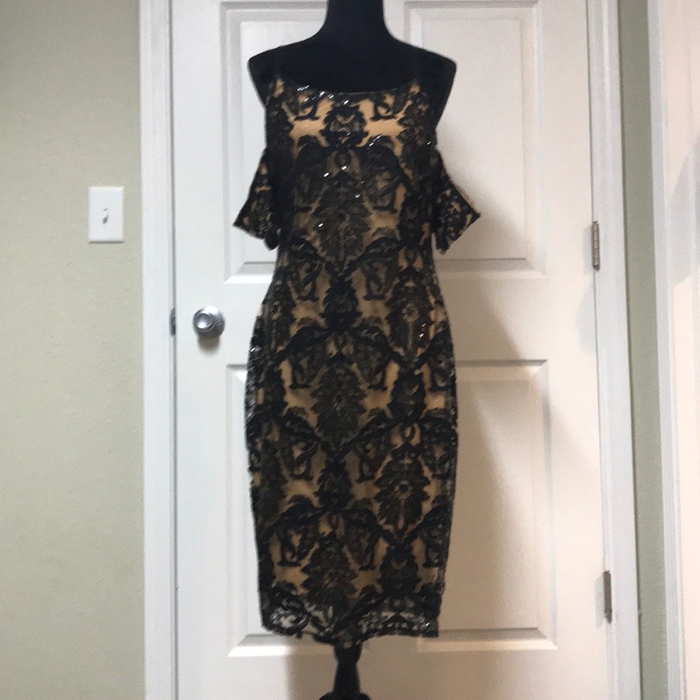 NW Venus Dress price drop Make me a offer.
